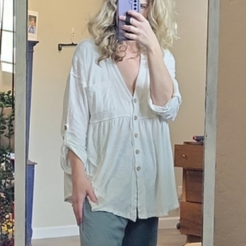 Free People We The Free Jolin Roll Tab Sleeve Plunging V-Neckline Size Medium